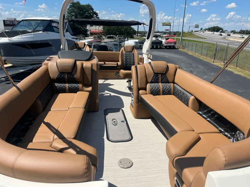 Slide: The Image of Harris 250 GRAND MARINER 2024 - 21