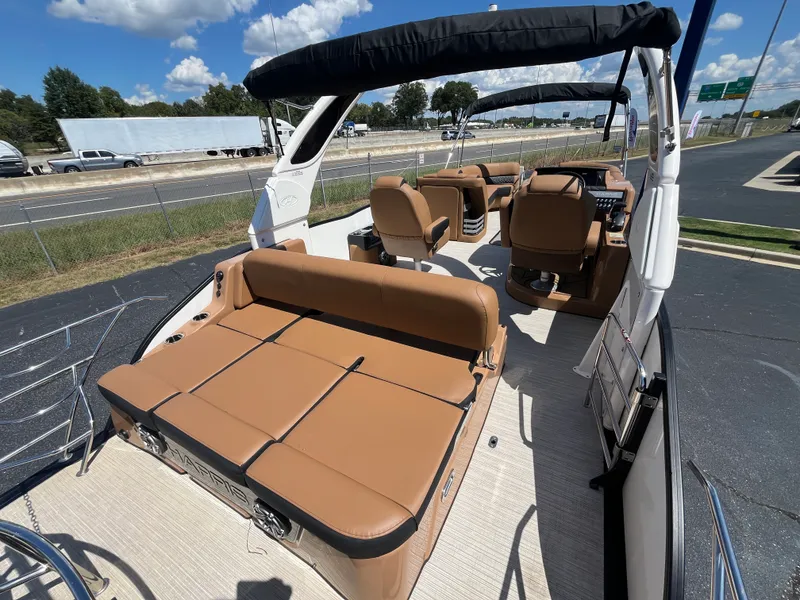 Slide: The Image of Harris 250 GRAND MARINER 2024 - 14