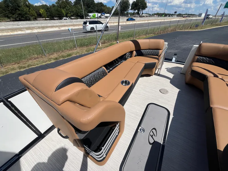 Slide: The Image of Harris 250 GRAND MARINER 2024 - 18