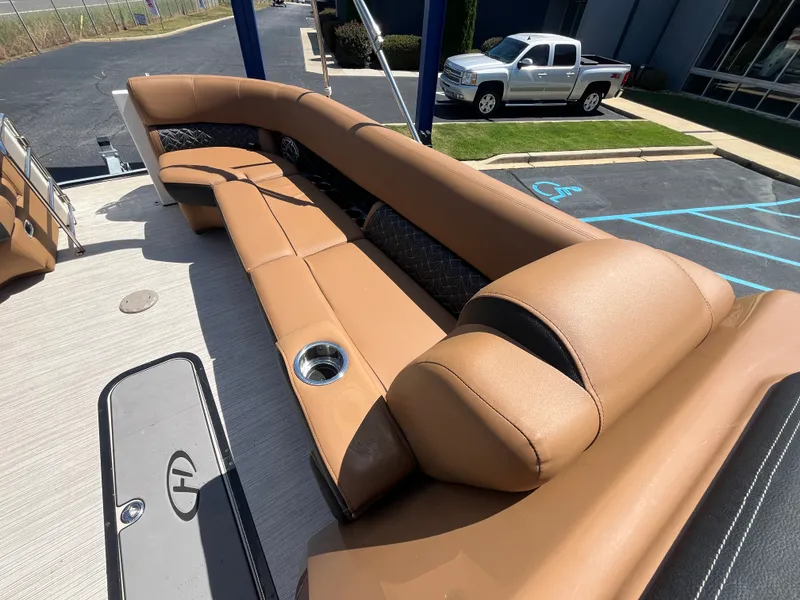 Slide: The Image of Harris 250 GRAND MARINER 2024 - 16