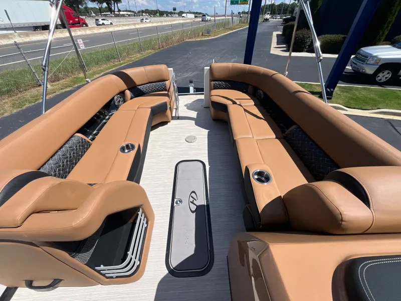 Slide: The Image of Harris 250 GRAND MARINER 2024 - 19