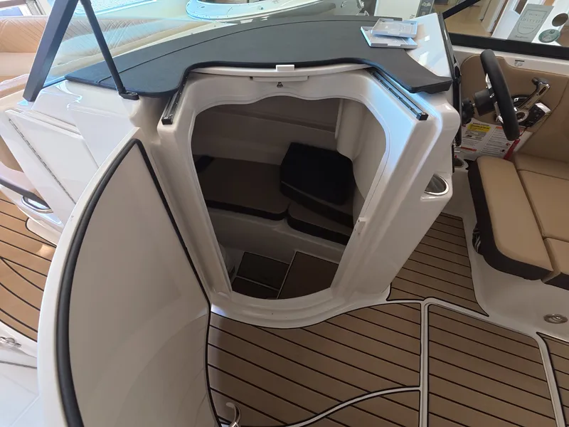 Slide: The Image of Sea Ray SDX 230 Outboard 2026 - 16