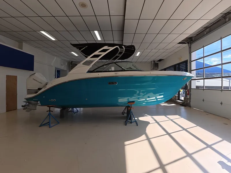 The Image of Sea Ray SDX 230 Outboard 2026 - 0