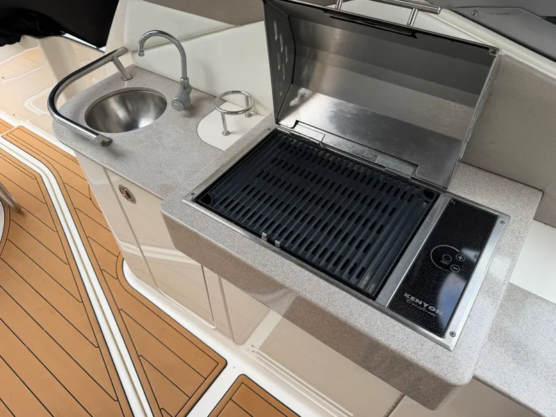 Slide: The Image of Sea Ray 310 SUNDANCER 2007 - 14