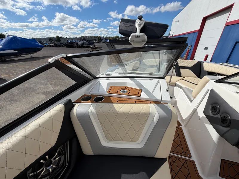 Slide: The Image of Tige 20RZX 2019 - 38