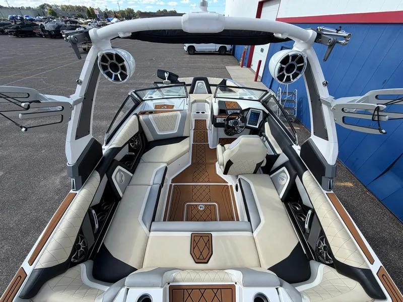 Slide: The Image of Tige 20RZX 2019 - 20