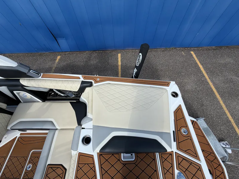 Slide: The Image of Tige 20RZX 2019 - 17