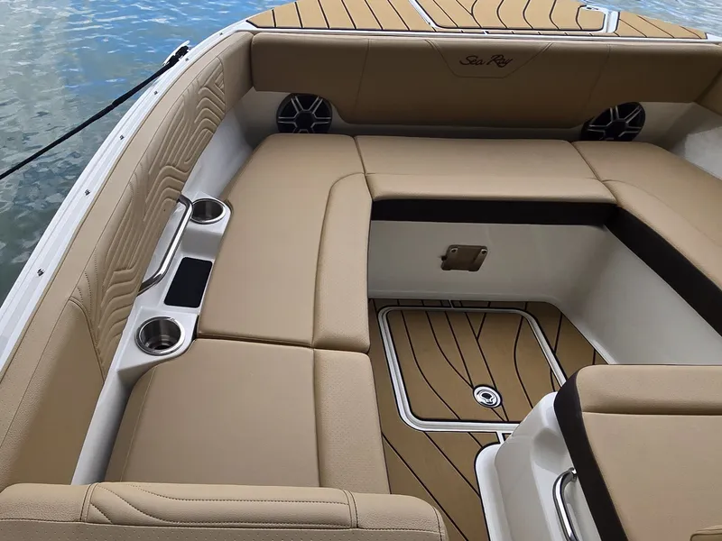 Slide: The Image of Sea Ray SDX 270 Surf 2027 - 21