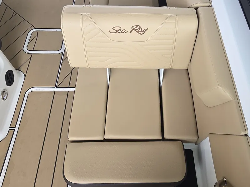 Slide: The Image of Sea Ray SDX 270 Surf 2027 - 13