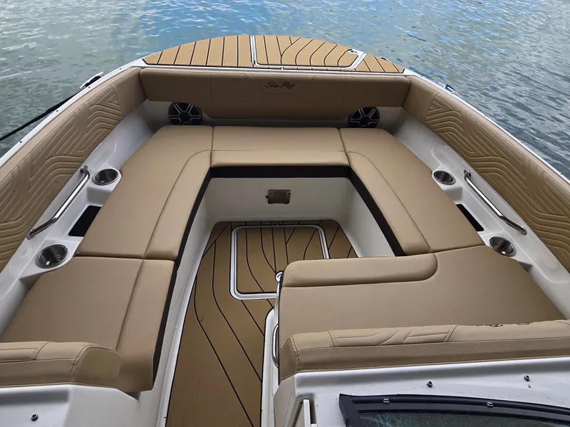 Slide: The Image of Sea Ray SDX 270 Surf 2027 - 20