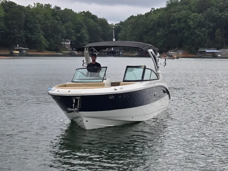 Slide: The Image of Sea Ray SDX 270 Surf 2027 - 32