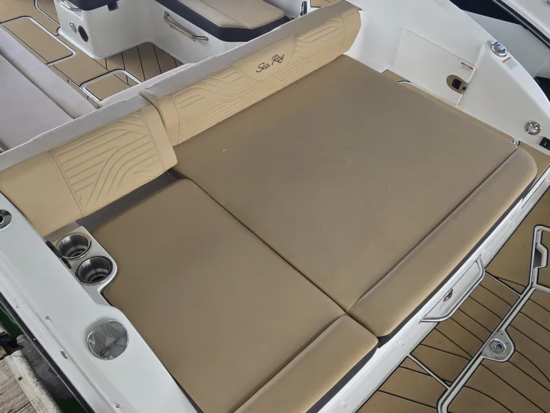 Slide: The Image of Sea Ray SDX 270 Surf 2027 - 7