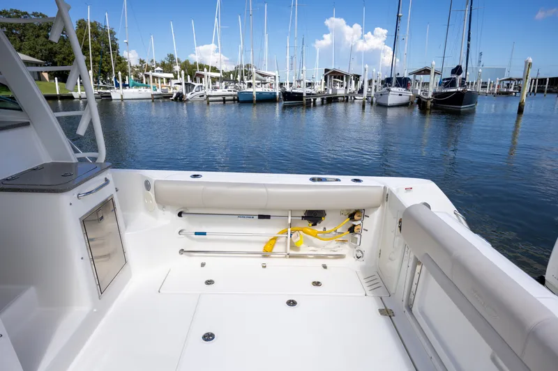 Slide: The Image of Boston Whaler 345 CONQUEST 2017 - 32