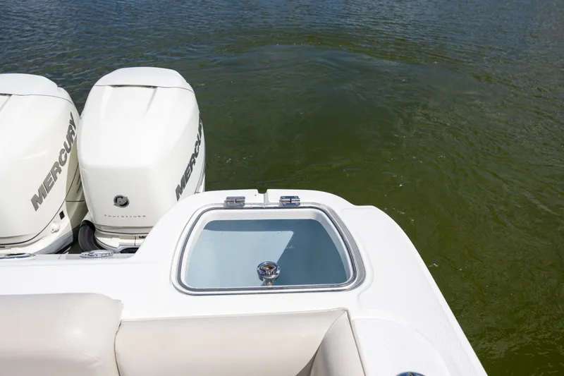 Slide: The Image of Boston Whaler 345 CONQUEST 2017 - 44