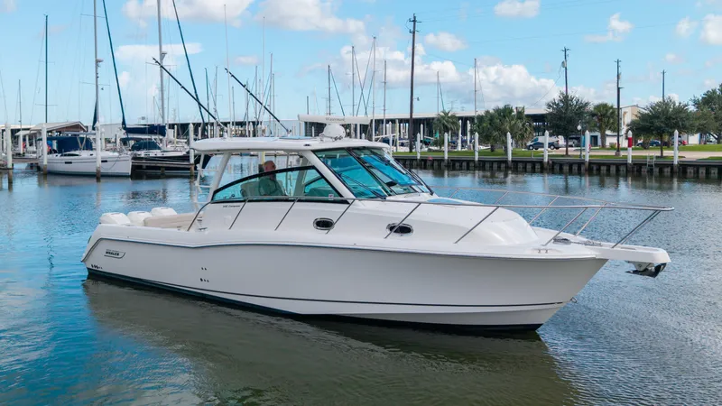 Slide: The Image of Boston Whaler 345 CONQUEST 2017 - 5