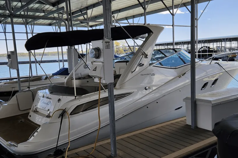 Slide: The Image of Sea Ray 330 SUNDANCER 2014 - 18