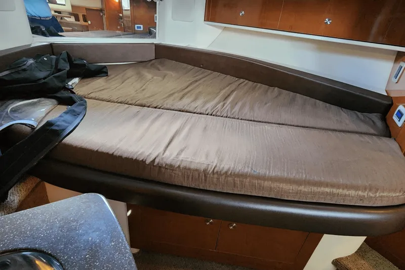 Slide: The Image of Sea Ray 330 SUNDANCER 2014 - 42
