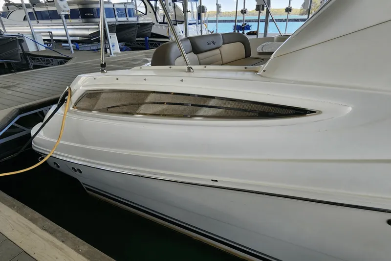 Slide: The Image of Sea Ray 330 SUNDANCER 2014 - 24