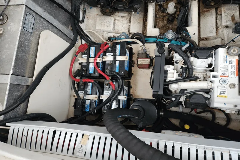Slide: The Image of Sea Ray 330 SUNDANCER 2014 - 53