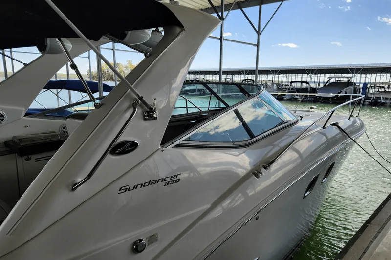 Slide: The Image of Sea Ray 330 SUNDANCER 2014 - 20