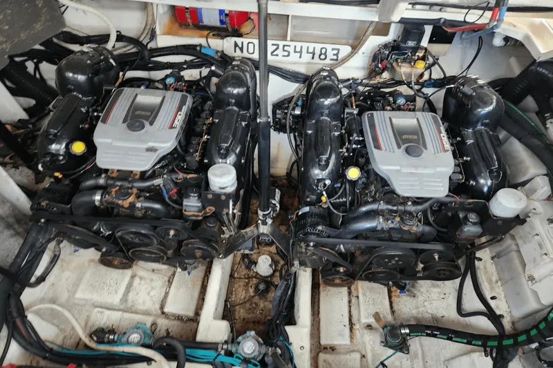 Slide: The Image of Sea Ray 330 SUNDANCER 2014 - 51