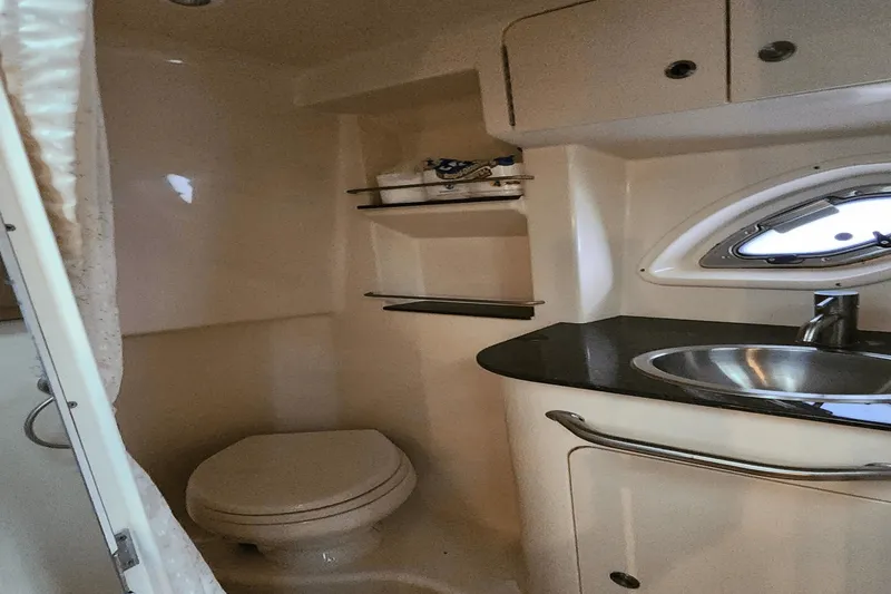 Slide: The Image of Sea Ray 330 SUNDANCER 2014 - 49