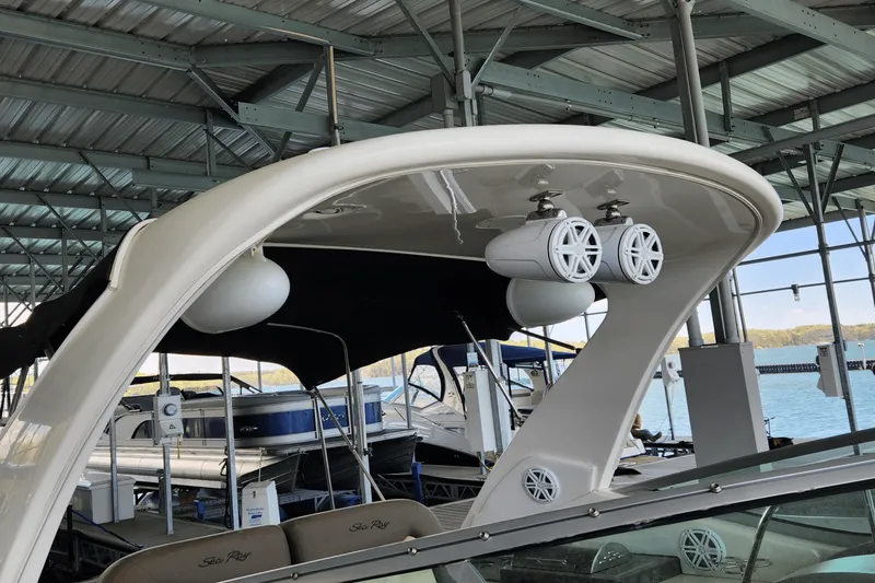 Slide: The Image of Sea Ray 330 SUNDANCER 2014 - 23