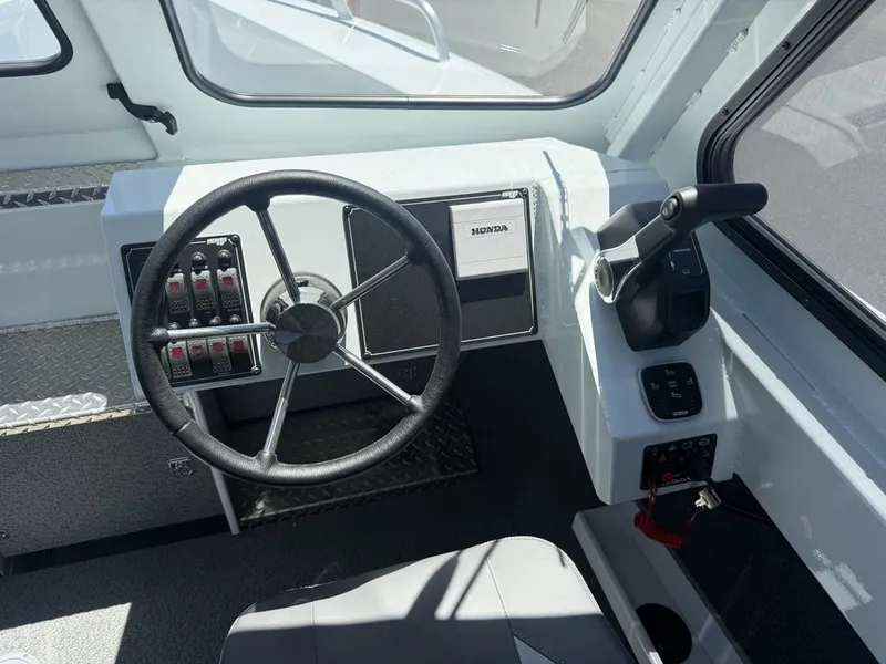 Slide: The Image of Hewescraft 240 Ocean Pro Hardtop 2026 - 8