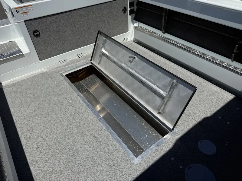 Slide: The Image of Hewescraft 240 Ocean Pro Hardtop 2026 - 10