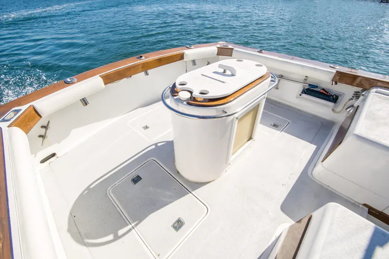 Slide: The Image of Blackfin 32 Flybridge 1987 - 12