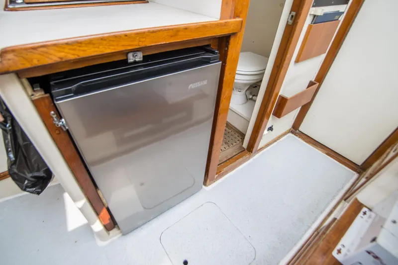 Slide: The Image of Blackfin 32 Flybridge 1987 - 21