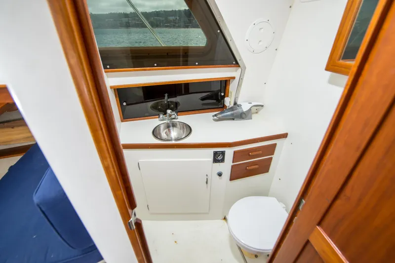 Slide: The Image of Blackfin 32 Flybridge 1987 - 51