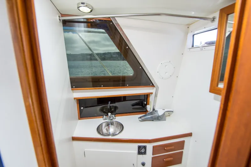 Slide: The Image of Blackfin 32 Flybridge 1987 - 52