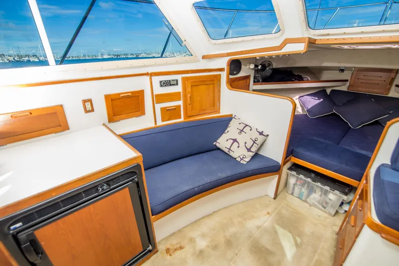 Slide: The Image of Blackfin 32 Flybridge 1987 - 56