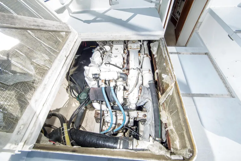 Slide: The Image of Blackfin 32 Flybridge 1987 - 60