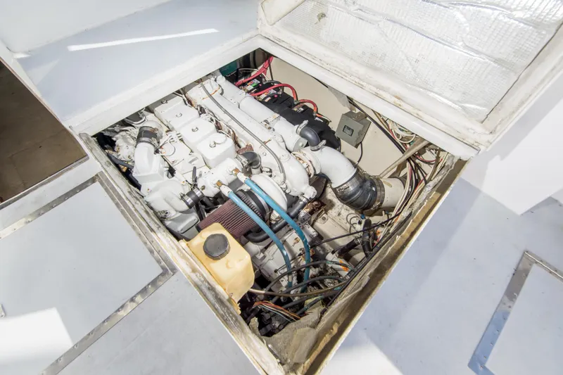 Slide: The Image of Blackfin 32 Flybridge 1987 - 61