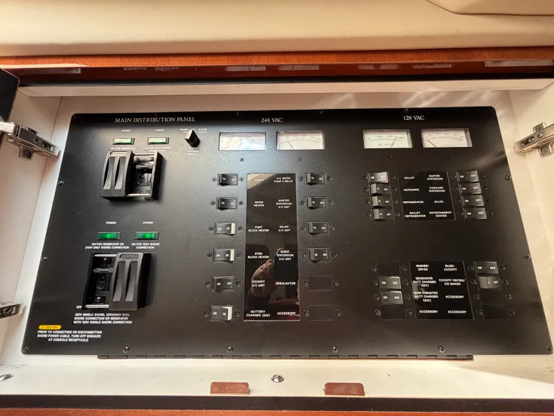 Slide: The Image of Sea Ray 550 SUNDANCER 2002 - 26