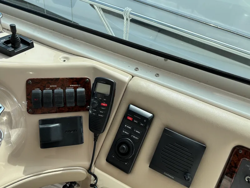 Slide: The Image of Sea Ray 550 SUNDANCER 2002 - 21