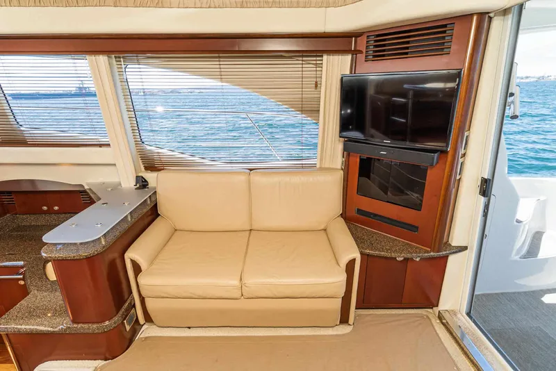 Slide: The Image of Sea Ray 44 Sedan Bridge 2006 - 21