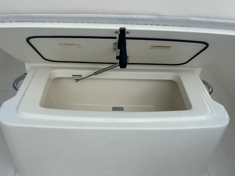 Slide: The Image of Boston Whaler 250 Outrage 2027 - 23