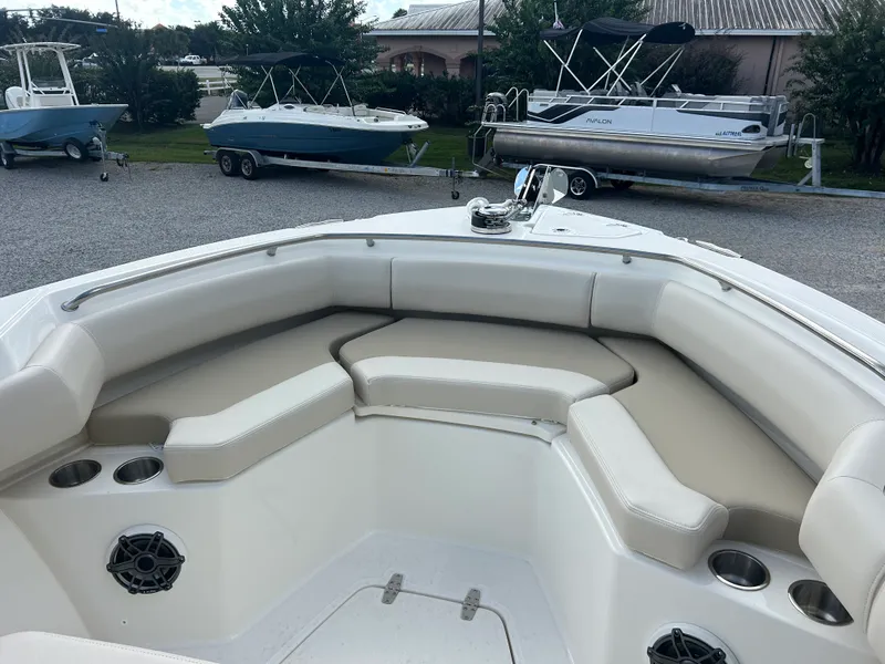 Slide: The Image of Boston Whaler 250 Outrage 2027 - 21