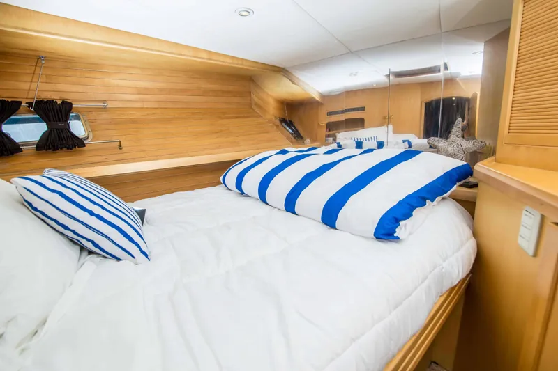 Slide: The Image of McKinna 57 Pilothouse 1998 - 27