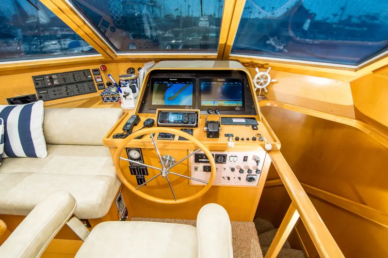 Slide: The Image of McKinna 57 Pilothouse 1998 - 16