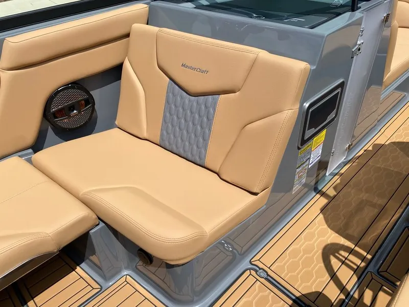 Slide: The Image of MasterCraft XT24 2025 - 14