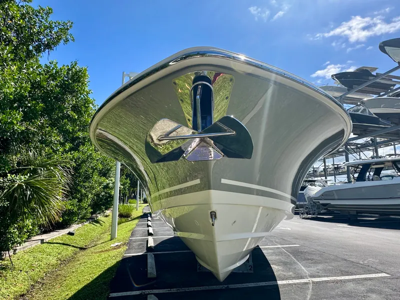 Slide: The Image of Boston Whaler 350 REALM 2021 - 6