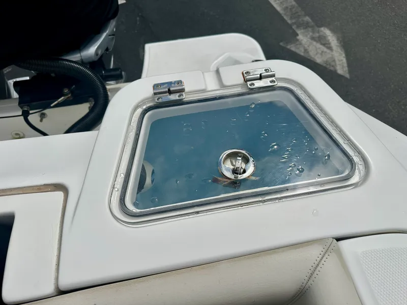 Slide: The Image of Boston Whaler 350 REALM 2021 - 44