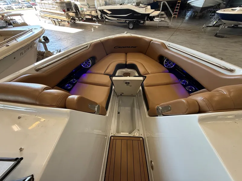 Slide: The Image of Crownline Boats 260 XSS 2024 - 11
