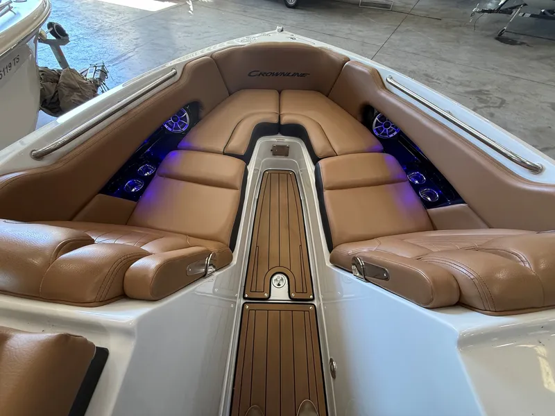 Slide: The Image of Crownline Boats 260 XSS 2024 - 9
