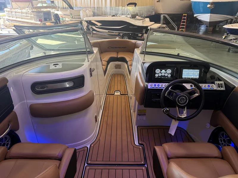 Slide: The Image of Crownline Boats 260 XSS 2024 - 8