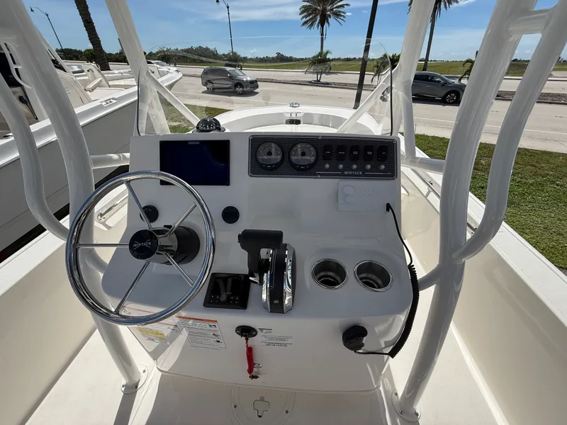 Slide: The Image of Boston Whaler 190 Montauk 2027 - 10